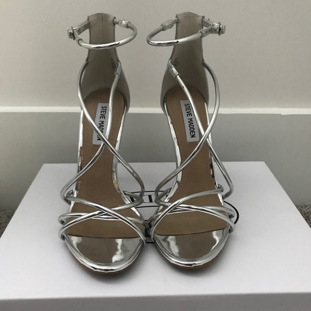 #STEVE MADDEN strapy silver heels!!
